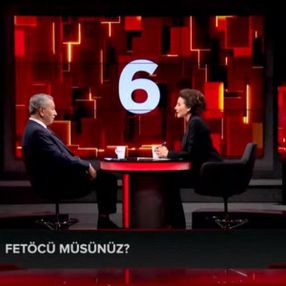 Bülent Arınç'a canlı yayınca 'FETÖ'cü müsünüz' sorusu