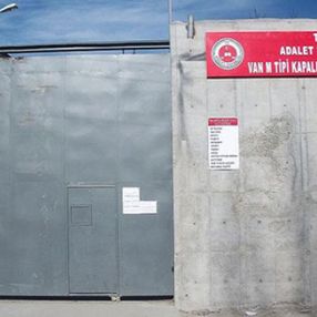 AYM CHP'nin tahliyeler için itirazını kabul etti