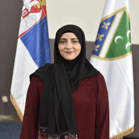 Sırbistan tarihinde bir ilk: Başörtülü vekil mecliste