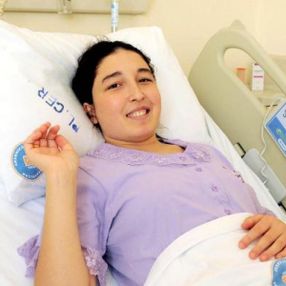 Dünyanın ilk kadavradan rahim nakillisi kadın anne oldu
