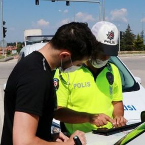 'Dur' ihtarına uymayan motosikletliden ilginç cevap
