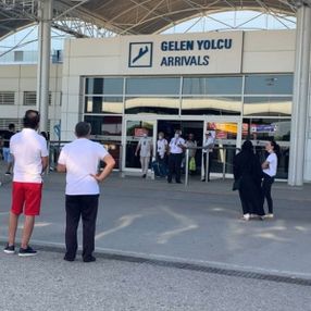 Antalya’ya ilk turistler geldi