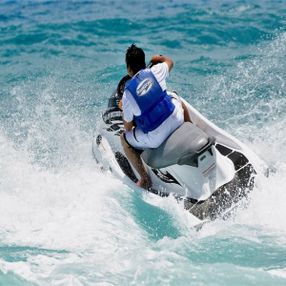 Kıbrıs'a Türkiye'den jet skiyle gitti, tutuklandı