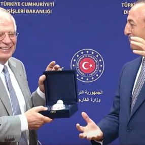 Çavuşoğlu, AB Temsilcisi Borrell'e BOREL hediye etti