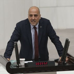 AK Partililerle Ahmet Şık arasında hakaret tartışması