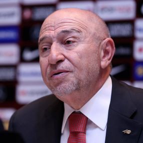 Nihat Özdemir: Sahaya 11 yabancıyla çıkılmaz