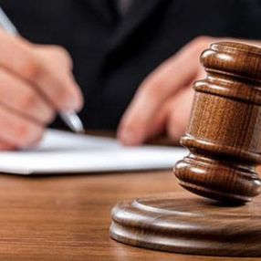 Kayınvalidesinin yüzüne tükürdü, tazminat ödeyecek