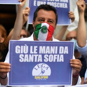 Salvini, Ayasofya'nın ibadete açılmasını protesto etti
