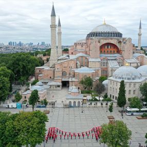 Ayasofya'da 15 Temmuz koreografisi