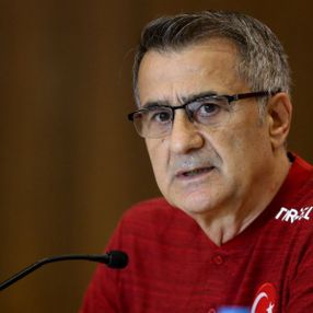 Şenol Güneş: Yabancı sayısının azaltılmasından yanayım