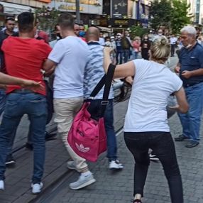 Eskişehir'de eski kocasının yeni eşini görünce, saldırdı
