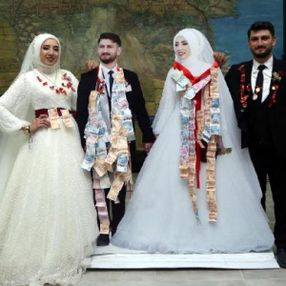 Zonguldak'ta gelin - damat maketli takı merasimi