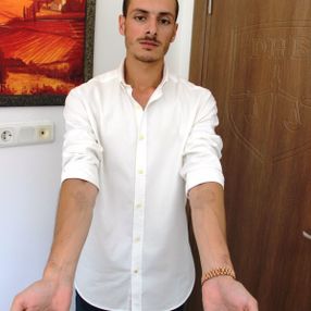 Muğla'da dövmelerini sildirmek isterken cildi çürüdü