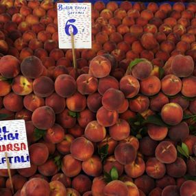 Şeftali, tarlada 2 markette 8 lira