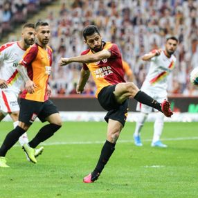 Galatasaray, evinde Göztepe'yi mağlup etti