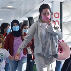 Antalya'ya 1 günde 10 bin turist geldi