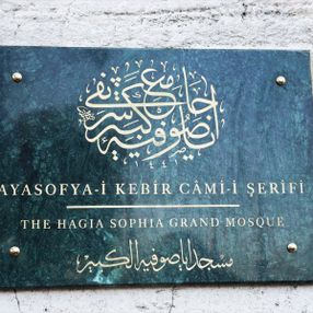 Ayasofya bugün aslına rücu etti