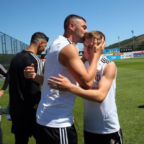 Burak Yılmaz, takım arkadaşlarıyla vedalaştı