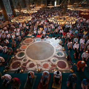 Ayasofya Camii'nde öğle namazı kılındı