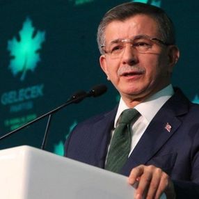 Davutoğlu Kürtçe seslendi