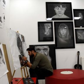 Muşlu grafiker, hiperrealist çizimleriyle beğeni topladı
