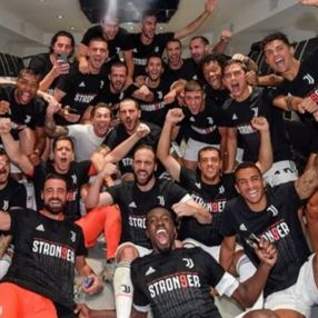 İtalya Serie A'da Juventus, 9. kez şampiyon oldu