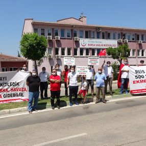 Bursa’da halı sahalar açılsın eylemi