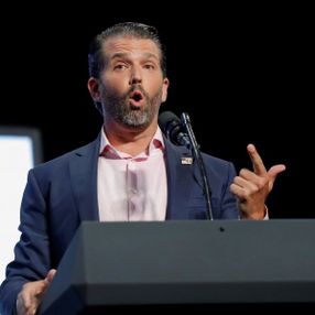 Twitter, Trump’ın oğlunun hesabını askıya aldı