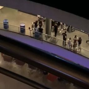 Beylikdüzü’nde gece kulübü önünde silahlar konuştu