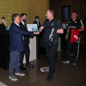 Beşiktaş'ta üç futbolcu satışa çıkarıldı