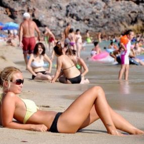 İngiliz turistler Türkiye'de tatil yapmaktan mutlu