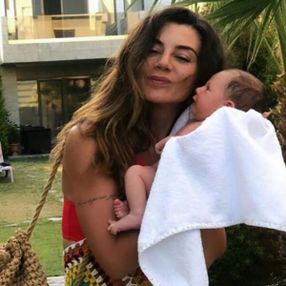 Gökçe Bahadır, bebek ziyaretinde