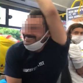 Antalya’da maskesini düzgün takmayan yolculara tepki