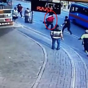 Adana'da 30 bin lirayı alıp kaçtı, trafik polisi yakaladı