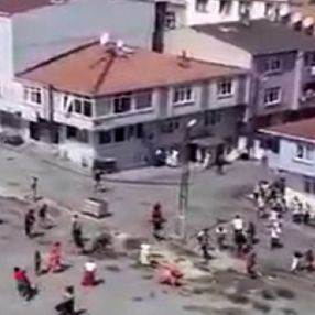 Esenler'de mahalleyi savaş alanına çeviren kavga