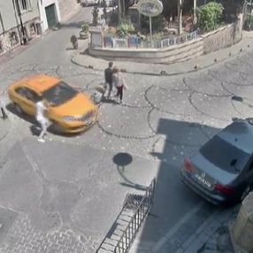 İstanbul'da turistin telefonuyla kaçan taksici yakalandı