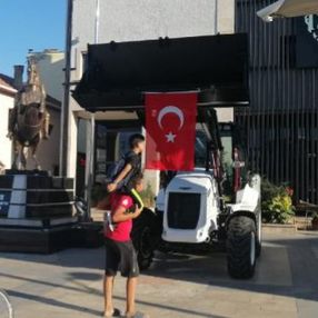 Balıkesir'de çocukların bayrak hassasiyeti takdir topladı