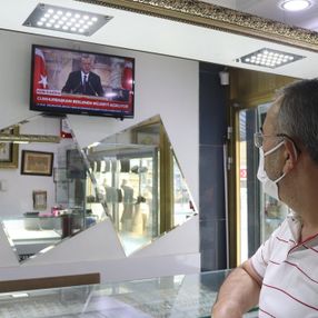 Vatandaşlar, Cumhurbaşkanı Erdoğan'ın 'müjde' açıklamasını ilgiyle izledi