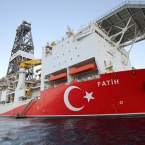 Türkiye'nin Karadeniz'deki doğalgaz keşfine göz diktiler