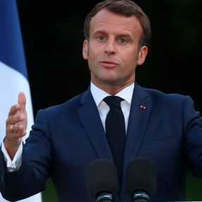 Macron, Libya Başbakanı Serrac'ı Paris'e davet etti