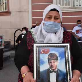Çocuğu PKK tarafından kandırılan anne: Kaç gel oğlum