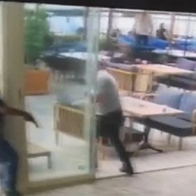 Tuzla'da kafede silahlı çatışma kamerada