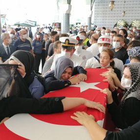 Hakkari'de yüksekten düşerek şehit olan Mesut Yıldırım toprağa verildi
