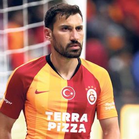 Şener Özbayraklı, Kasımpaşa'ya transfer oluyor
