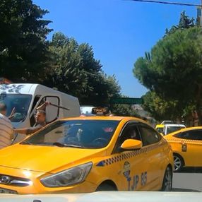 Bağcılar’da taksicilerin sopalı kavgası