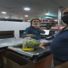 Arnavutköy'de maskesini takmayan kasiyer müşteriyi kızdırdı