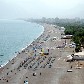 Alman siyasetçi Türkiye’nin turizm önlemlerine övgü yağdırdı