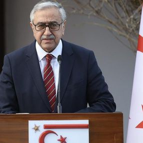 Mustafa Akıncı Rum Kesimi'ne silah ambargosunun kaldırılmasına tepkili