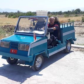 Denizli'de bıçak ustası üstü açık otomobil yaptı