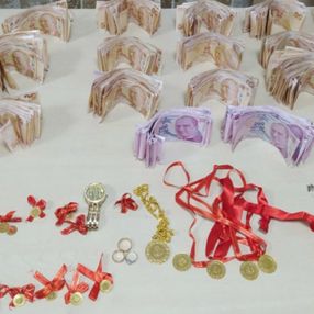 Yenge, gelinin 200 bin liralık takılarını çaldı